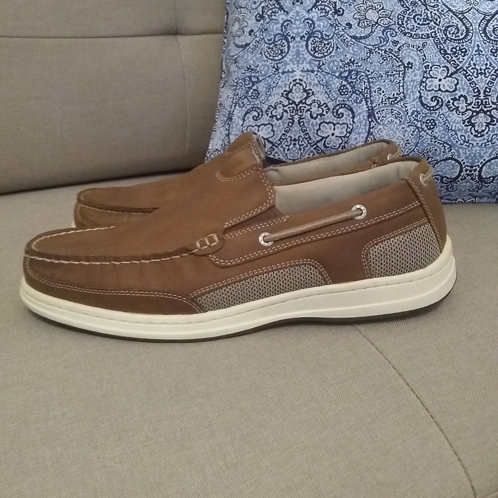 Dockers Tiller Boat shoes dark tan NWT